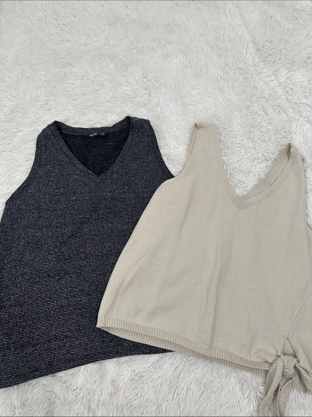 🐝 Bundle of 2 Simply Vera Vera Wang Sweaters